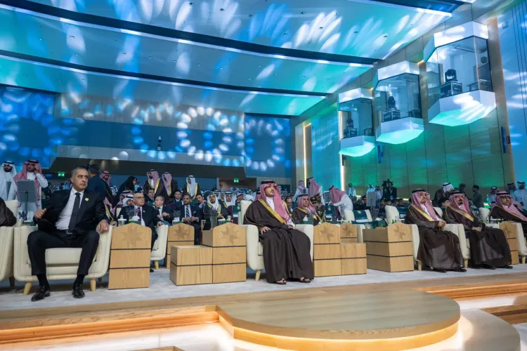 السيد عبد اللطيف الحموشي يحضر الحفل السنوي لجامعة نايف العربية للعلوم الأمنية