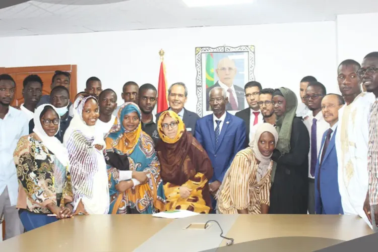 تسليم 30 منحة مقدمة من طرف المغرب لطلبة موريتانيين في مجال التكوين المهني