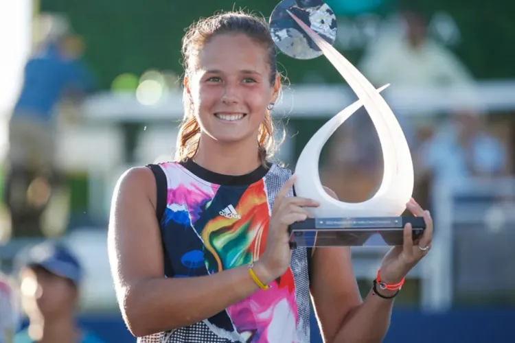 بطولة سان خوسيه الأمريكية 2022 : الروسية داريا كاساتكينا تتوج باللقب في المباراة النهائية