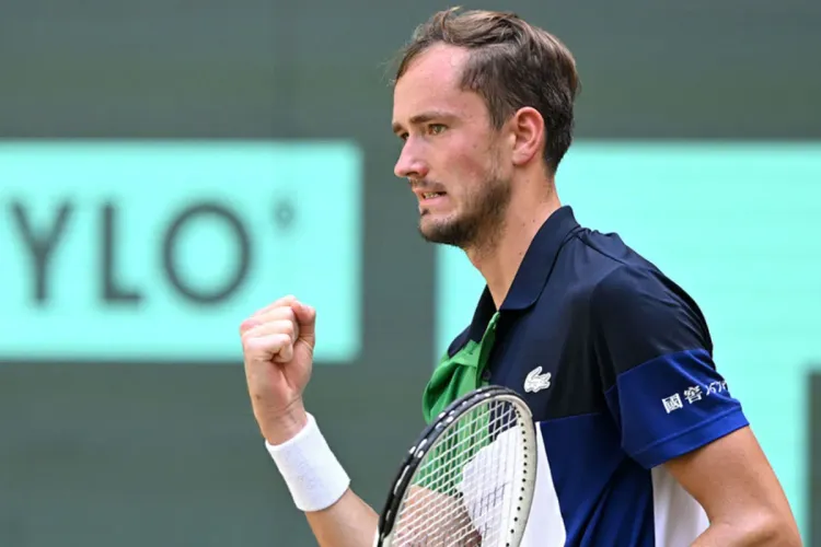 بطولة هاله الألمانية لكرة المضرب 2022 : الروسي مدفيديف يتأهل على حساب الألماني أوسكار أوتي