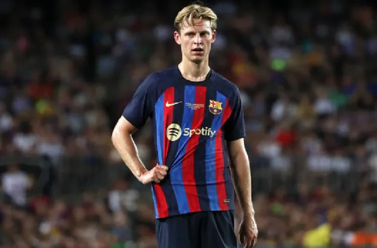 الدوري الإسباني لكرة القدم.. دي يونغ يجدد عقده مع برشلونة إلى غاية 2029