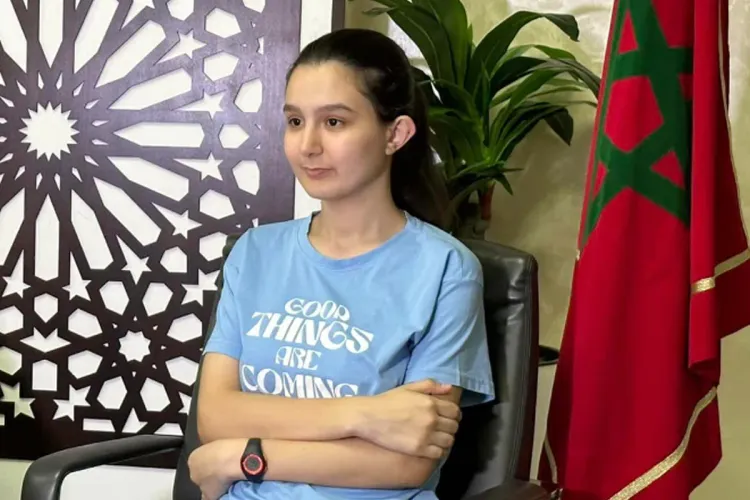التلميذة رؤى الخميسي صاحبة أعلى معدل بكالوريا بجهة طنجة تطوان الحسيمة