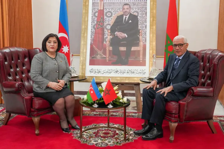 رئيس مجلس النواب يتباحث مع نظيرته الأذرية سبل الارتقاء بالتعاون البرلماني