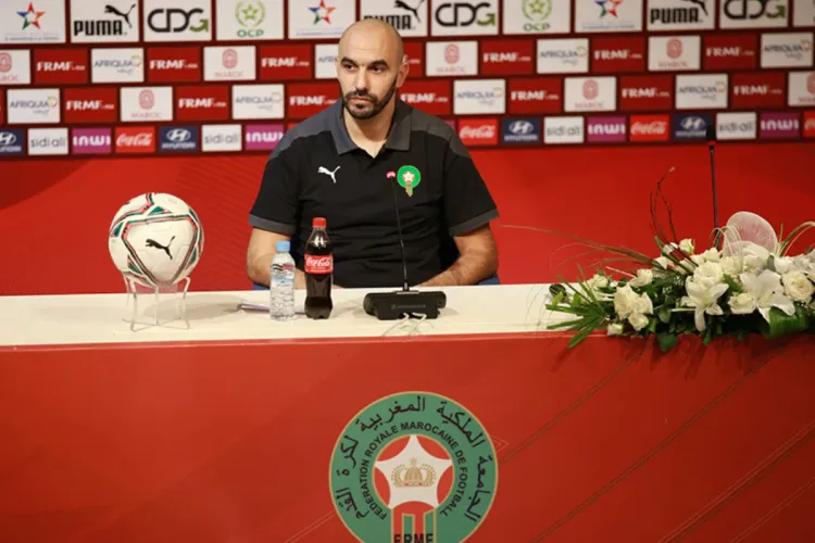 الركراكي يوضّح أسباب استدعاء يونس بلهندة وحكيم زياش