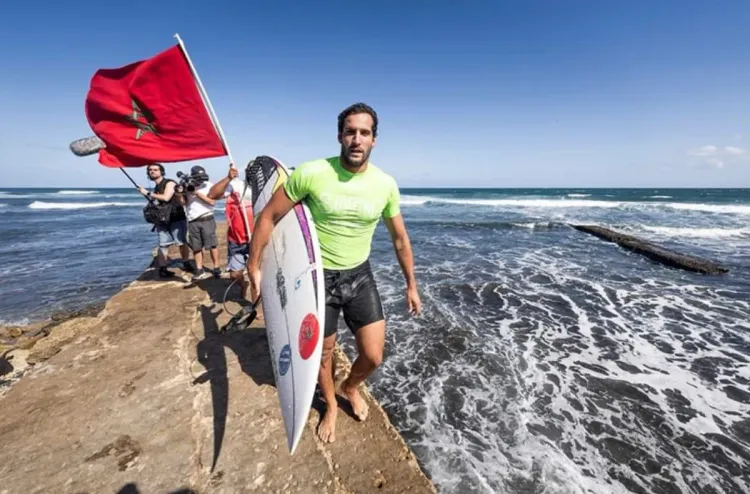 أولمبياد باريس 2024 .. إقصاء راكب الأمواج المغربي رمزي بوخيام من الدور الثالث