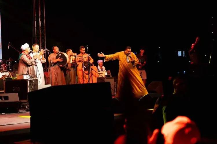 الفنان المصري محمود جمعة: مشاركتي في مهرجان فاس للموسيقى العالمية العريقة مناسبة لتعريف الجمهور بفن الكف الصعيدي