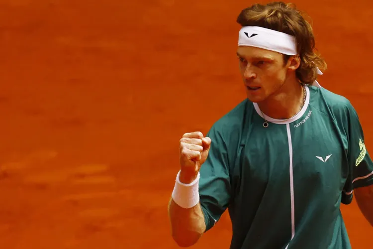 بطولة مدريد لكرة المضرب: الروسي روبليف إلى النهائي على حساب الأمريكي فريتز