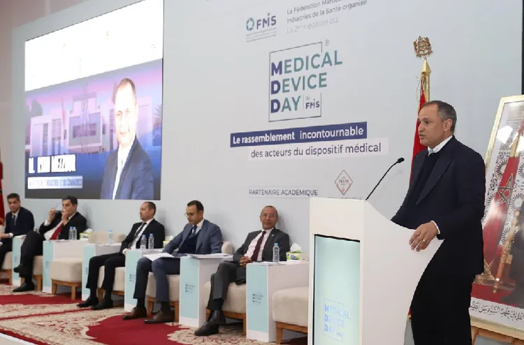 السيد مزور يبرز الإمكانات التكنولوجية والاقتصادية القوية لصناعة المستلزمات الطبية