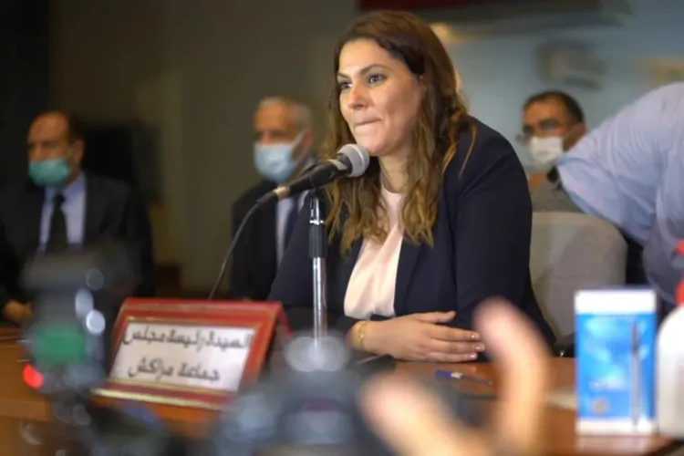 السيدة فاطمة الزهراء المنصوري : المدن الذكية مصممة للاستجابة لتأثيرات تغير المناخ