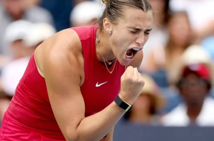 بطولة سينسيناتي: البيلاروسية سابالينكا تبلغ النهائي على حساب البولندية شفيونتيك