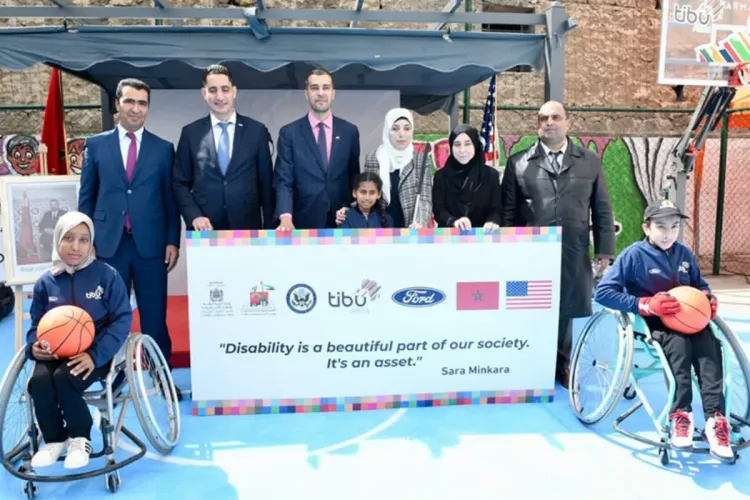 المستشارة الخاصة للرئيس الأمريكي سارة مينكارا في زيارة لمدرسة الفرصة الثانية بالدار البيضاء