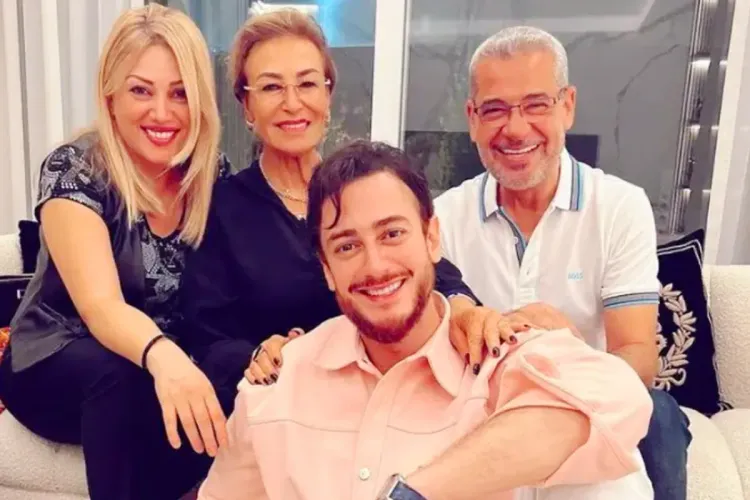 مصطفى الآغا يدافع عن سعد لمجرد: أدخلته بيتي