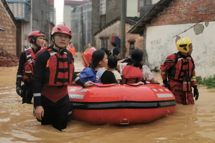 ارتفاع حصيلة ضحايا كارثة السيول الجبلية شمال الصين