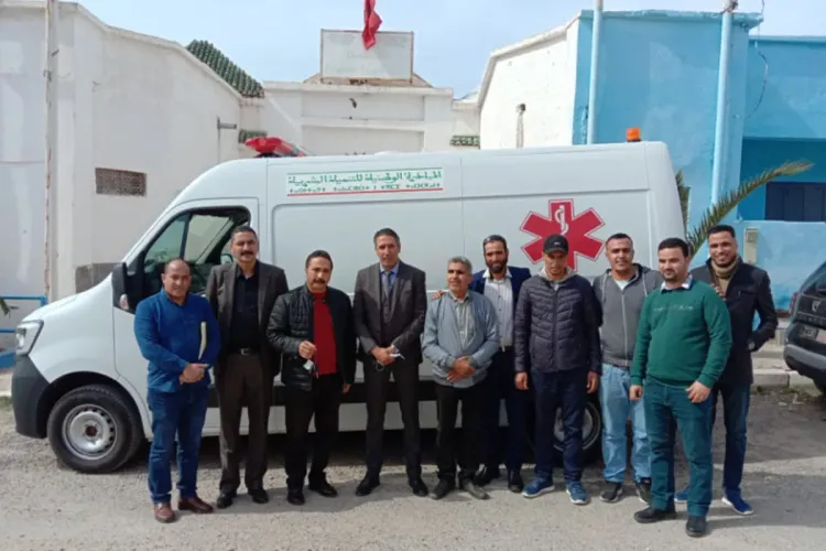 تسليم سيارات إسعاف وحافلات للنقل المدرسي للعديد من الجماعات القروية بإقليم الصويرة