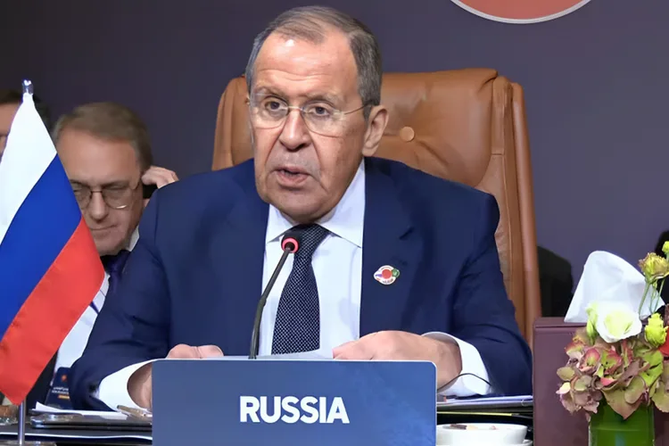 سيرغي لافروف: التهديدات في الشرق الأوسط تحتم الحاجة إلى موقف مشترك لحل المشاكل في المنطقة وتحقيق تطورها المستدام