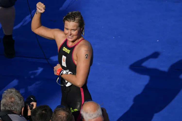 أولمبياد باريس 2024: الهولندية فان روفيندال تفوز بذهبية ماراثون السباحة