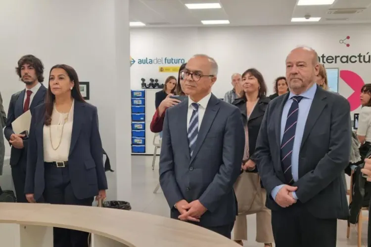 السيد شكيب بنموسى في زيارة للمعهد الوطني الاسباني لتقنيات التعليم