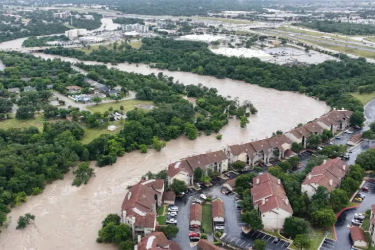فيضانات تكساس.. حوالي مائة شخص ما زالوا في عداد المفقودين