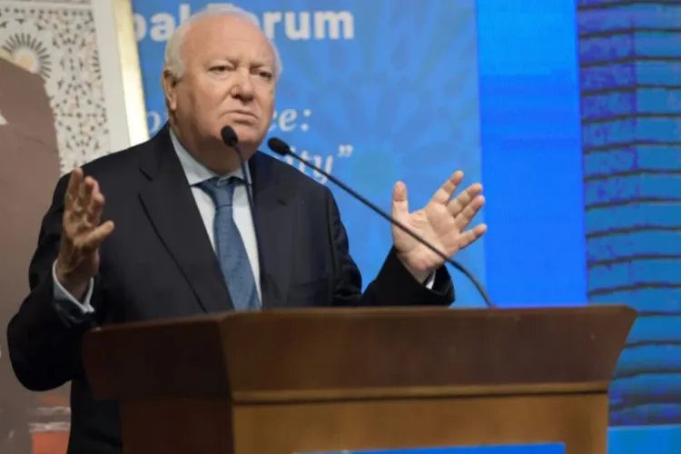 فاس : موراتينوس يؤكد ضرورة تسوية الاختلافات بشكل سلمي من خلال حوار مفتوح