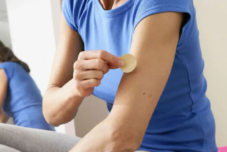 علماء يطورون ضمادة لاصقة ذكية لتسهيل توصيل الدواء لأعضاء الجسم