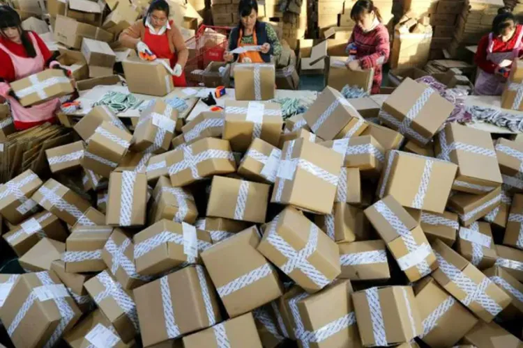 الصين تشرع في تعقيم الطرود البريدية الدولية خوفا من "أوميكرون"