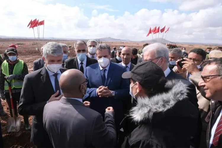 عزيز أخنوش ومحمد صديقي يشرفان على إطلاق مشروعين فلاحيين بإقليم الرحامنة