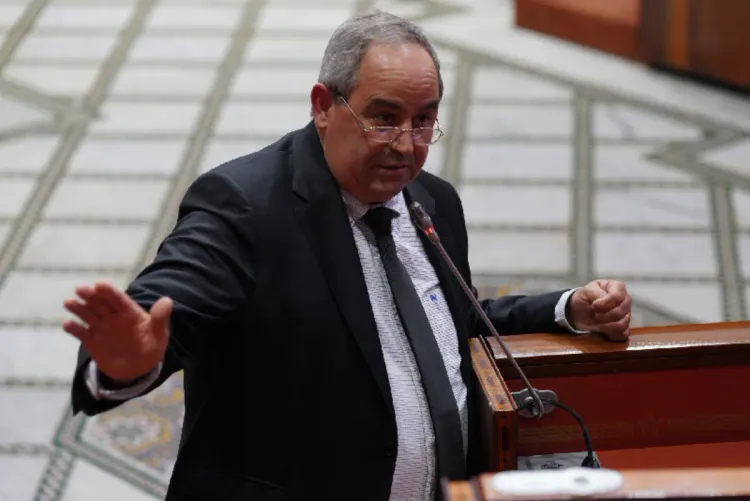 الوزارة تدرس إمكانية صرف منحة التعليم العالي للطلبة شهريا (السيد ميداوي)