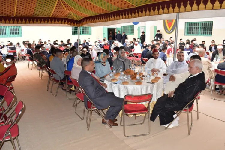 رمضان 2022 : إفطار جماعي لفائدة نزلاء مركز الإصلاح والتهذيب عين السبع بالدار البيضاء