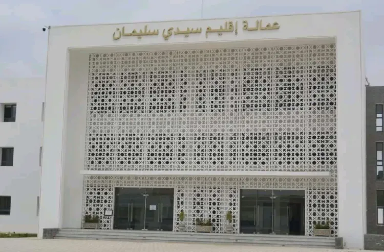 عمالة إقليم سيدي سليمان تعد مخططا عمليا ولوجستيا لتنظيم عمليات العودة تدريجيا إثر الاضطرابات الجوية الاستثنائية