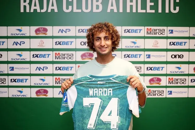 الرجاء يعلن فسخ عقده مع عمرو وردة