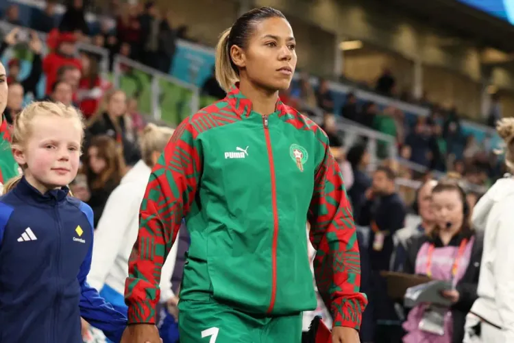 غزلان الشباك توقع في صفوف ليفانتي بلاناس الإسباني