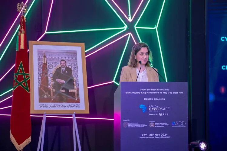 غيثة مزور تؤكد على أهمية تكوين الموارد البشرية في مجال التكنولوجيا الحديثة