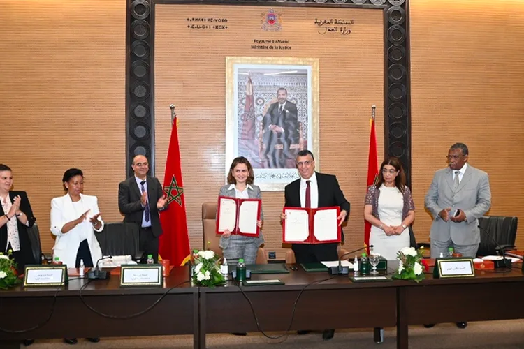 توقيع مذكرة تفاهم بين وزارة العدل ووزارة الانتقال الرقمي وإصلاح الإدارة في مجال التحول الرقمي