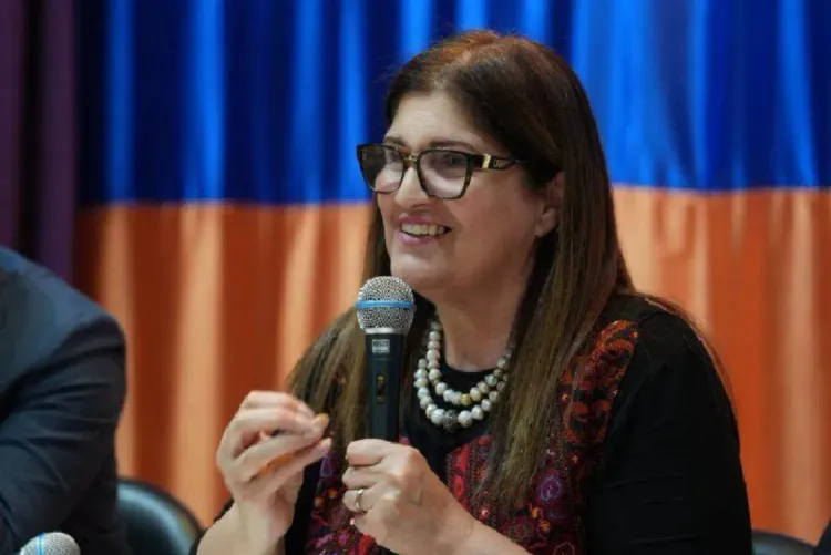 وزيرة الدولة لشؤون وزارة الخارجية الفلسطينية تعرب عن شكرها لجلالة الملك محمد السادس رئيس لجنة القدس على الجهود المبذولة لدعم القضية الفلسطينية والدفع نحو حل الدولتين