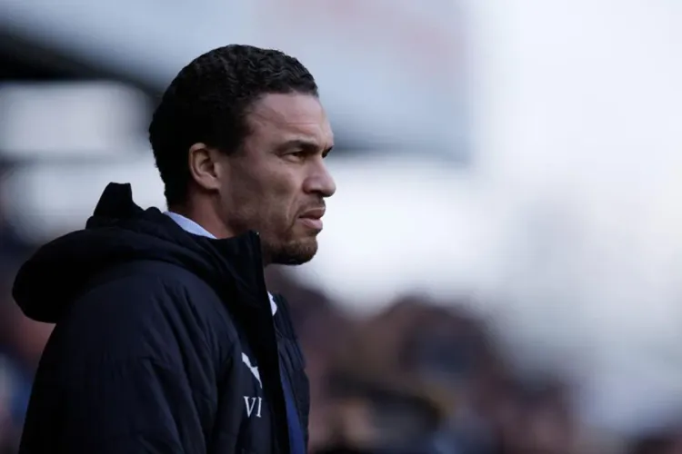 نادي بشيكتاش يعلن انفصاله عن مدربه الفرنسي فاليريان إسماعيل