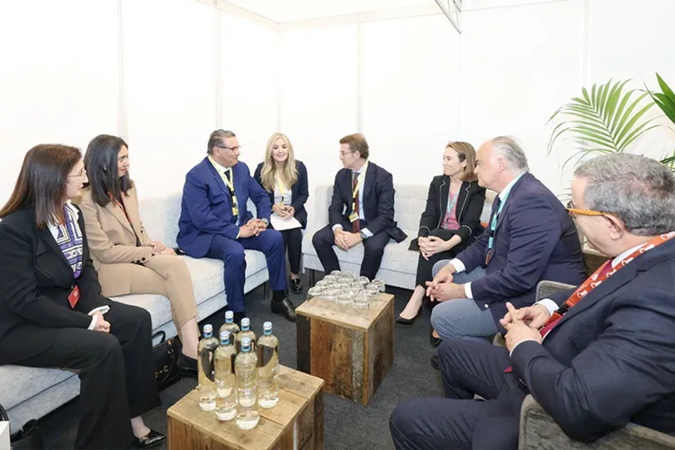 السيد عزيز أخنوش يجتمع برئيس حزب الشعب الإسباني بهولندا