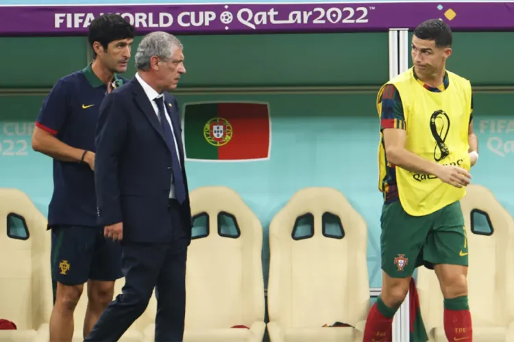 بعد الإقصاء أمام المغرب ... فرناندو سانتوس يغادر منصبه