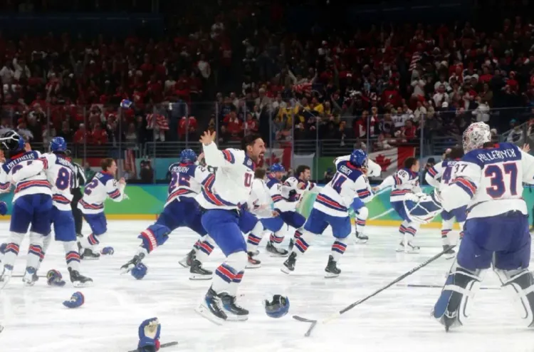 ترامب يهنئ فريق هوكي الجليد الأمريكي بعد فوزه التاريخي في دورة الألعاب الأولمبية الشتوية في ميلانو-كورتينا