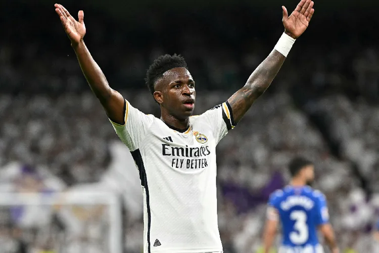 ريال مدريد يقرر تمديد عقد نجمه البرازيلي فينيسيوس حتى 2030 (صحيفة)