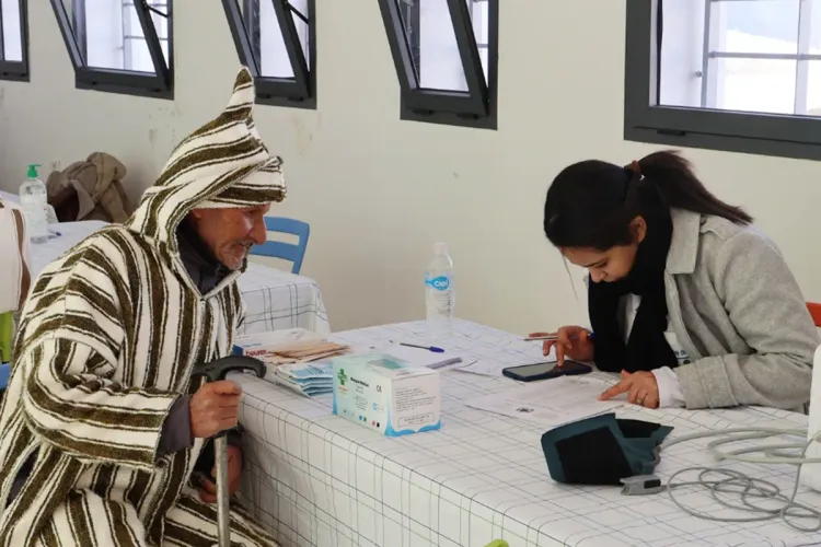 تازة.. حوالي 1500 مستفيد من قافلة طبية حول صحة الأم والطفل بجماعة آيت سغروشن