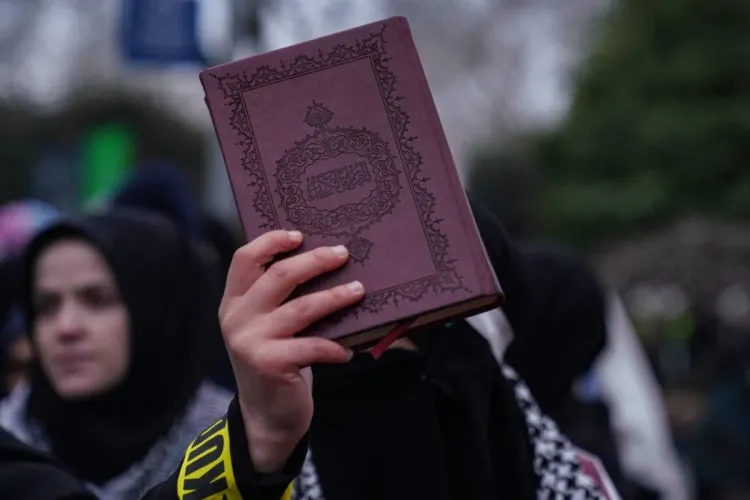 الدنمارك يطرح مشروع قانون يحظر حرق المصحف الشريف