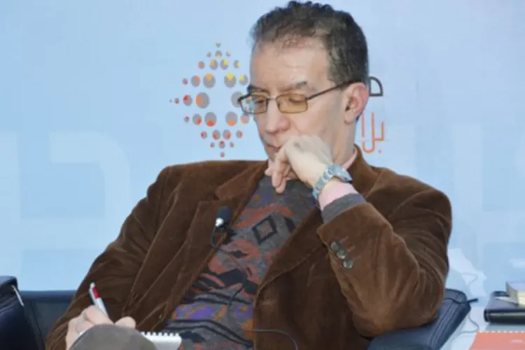 المعرض الدولي للنشر والكتاب 2022 : الباحث حسن قرنفل يوقع إصداره الجديد أصوات الفقراء