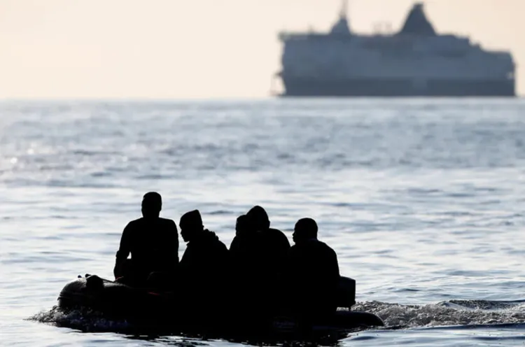 قرابة 500 مهاجر يعبرون قناة المانش إلى إنجلترا