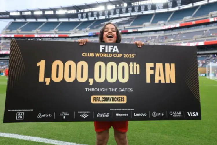 كأس العالم للأندية لكرة القدم.. "الفيفا" يحتفل بمشجعة مغربية باعتبارها المتفرج رقم مليون