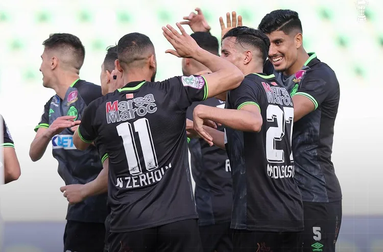 الرجاء الرياضي يبلغ نصف النهائي بفوزه على حسنية أكادير