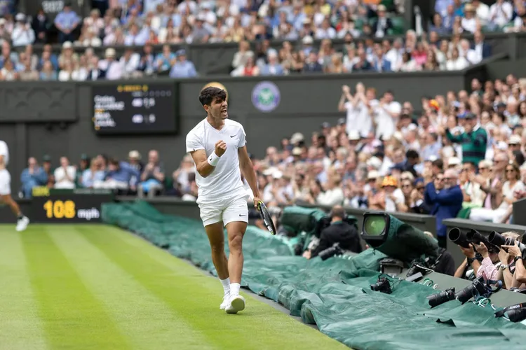 بطولة ويمبلدون لكرة المضرب: الإسباني ألكاراس يبلغ الدور الثالث على حساب الأسترالي فوكيتش