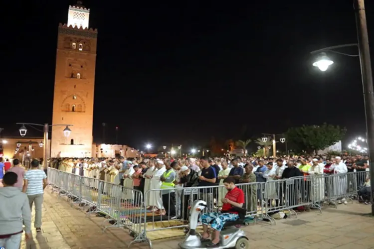 مراكش : المصلون يقبلون بكثافة على أداء صلاة التروايح بمسجد الكتبية في أجواء روحانية ملؤها الطمأنينة