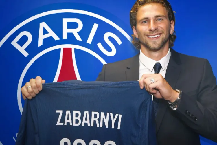 كرة القدم.. المدافع زابارني ينتقل إلى باريس سان جيرمان