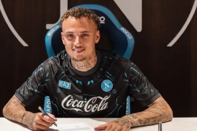 كرة القدم.. نابولي يضم المهاجم نوا لانغ قادما من آيندهوفن