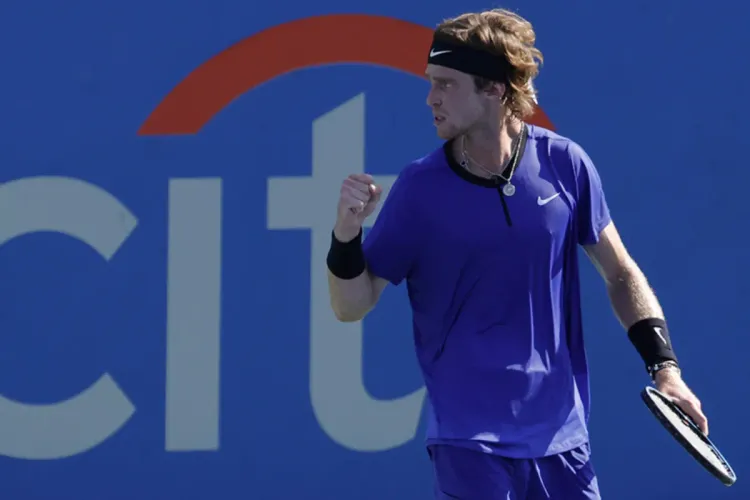 بطولة واشنطن لكرة المضرب 2022 :  الروسي أندري روبليف يتأهل إلى نصف النهائي